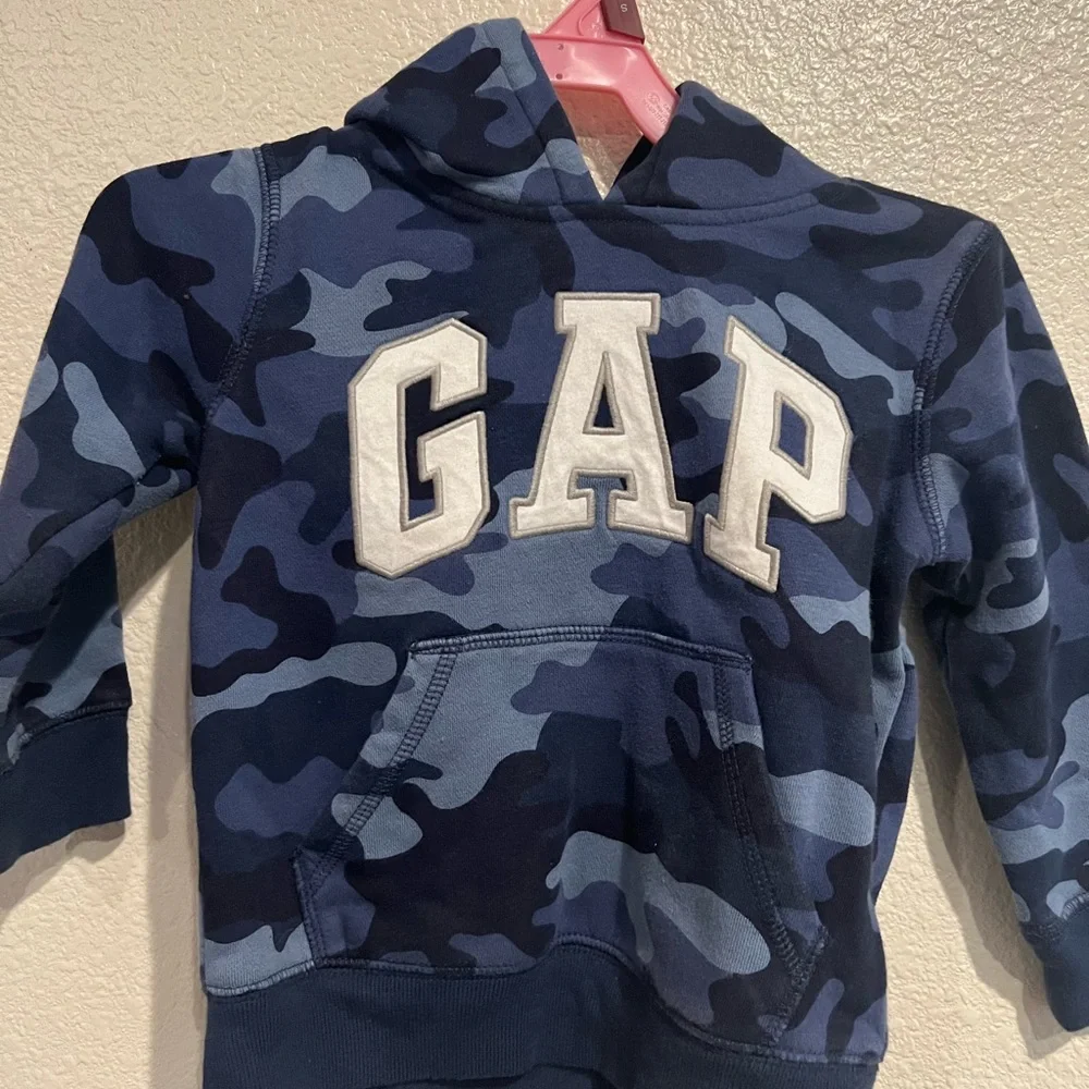 Gap Blue‎ Camo Sweatshirt 3T